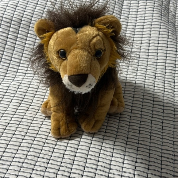 Cuddly Tan Lion Plush Toy - Picture 1 of 6
